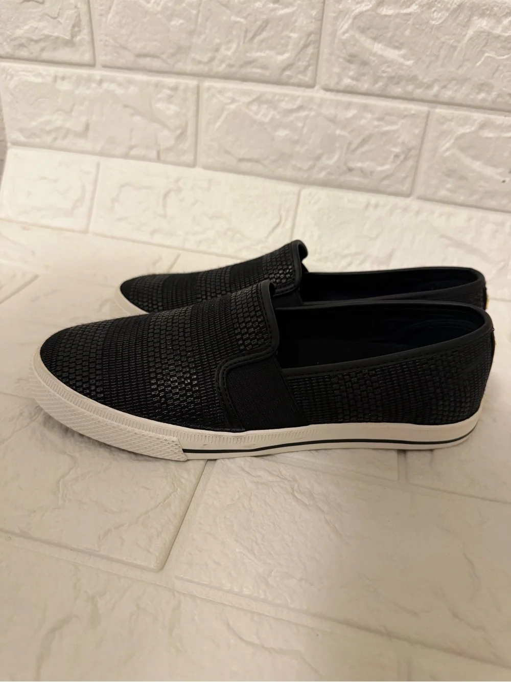 Lauren Ralph Lauren faux leather slip on sneakers black 6.5